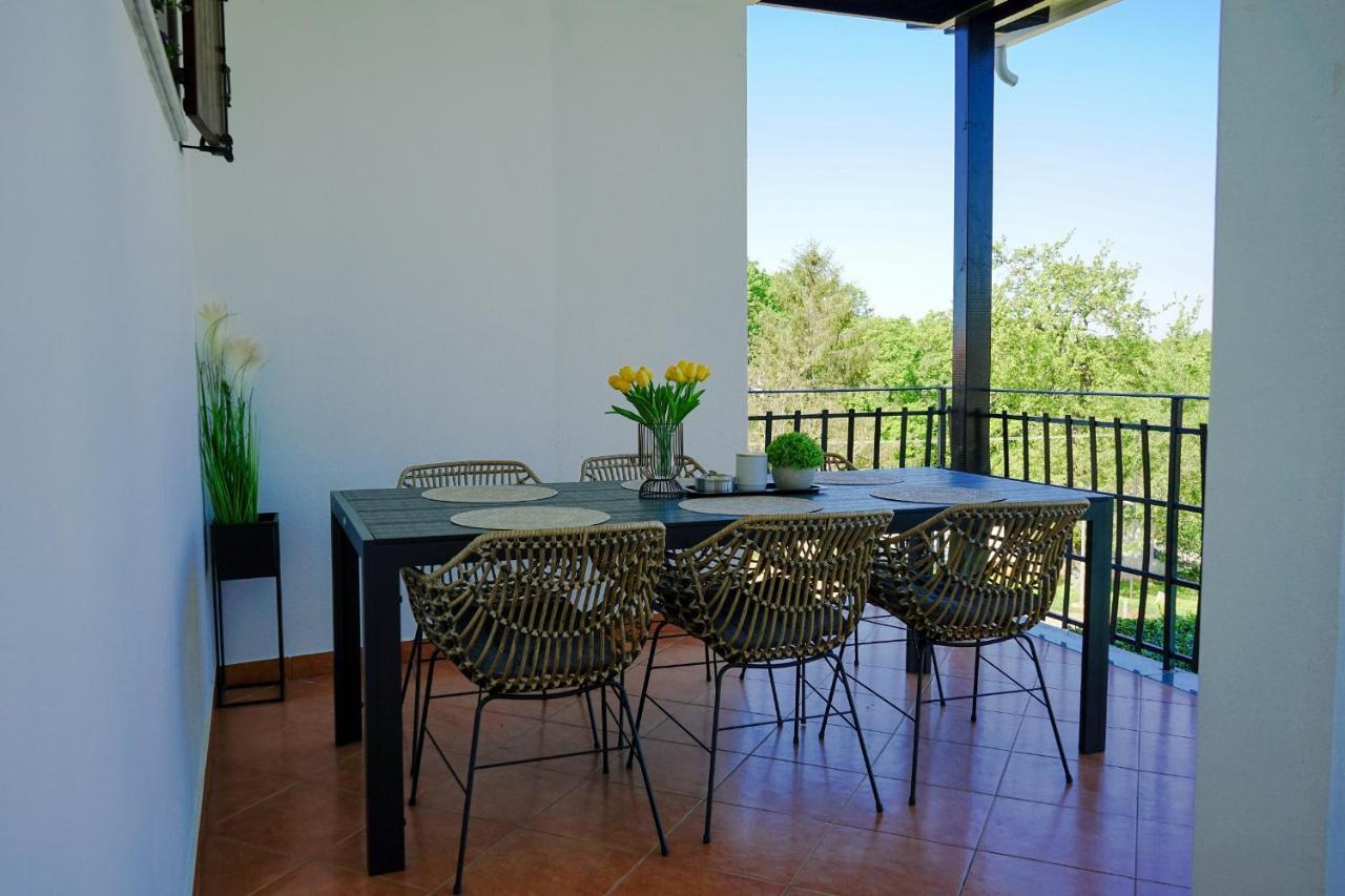 Villa Leon With Private Pool Sveti Petar u Sumi Exterior foto